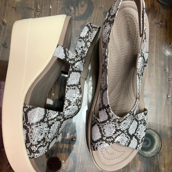 Crocs Wedges - Picture 2 of 2